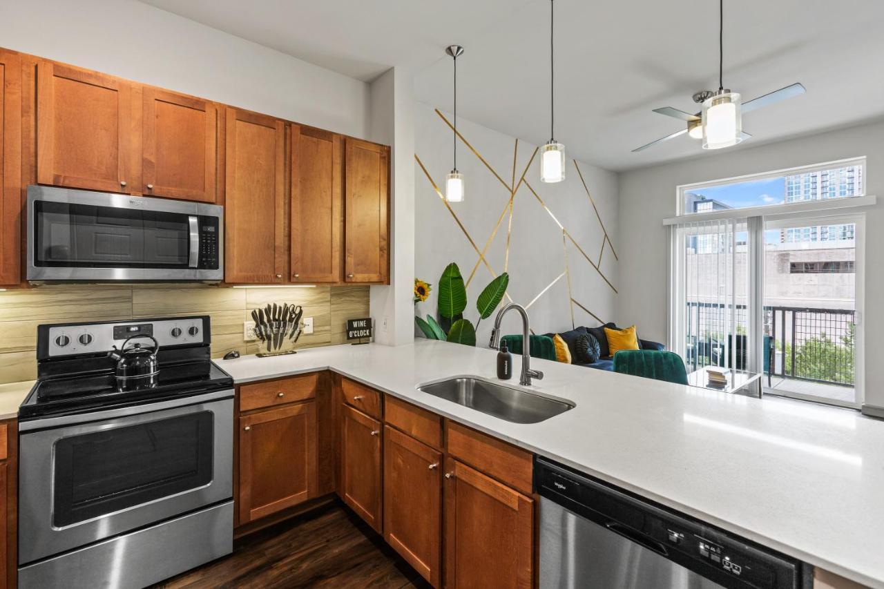 Luxury Apartment With King Bed And Pool And Free Parking 4 Houston Esterno foto
