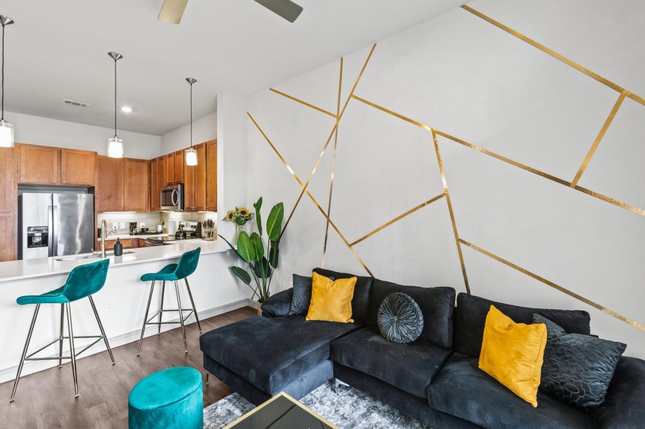 Luxury Apartment With King Bed And Pool And Free Parking 4 Houston Esterno foto
